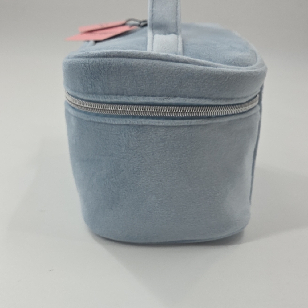 Juicy Couture Light Blue Velvet Cosmetic Case - Picture 7 of 16